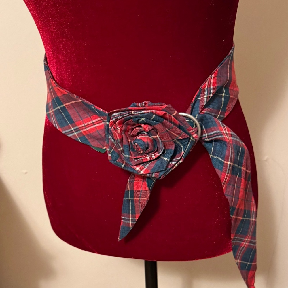 LL Bean Wms Flower Belt Size Med NWT